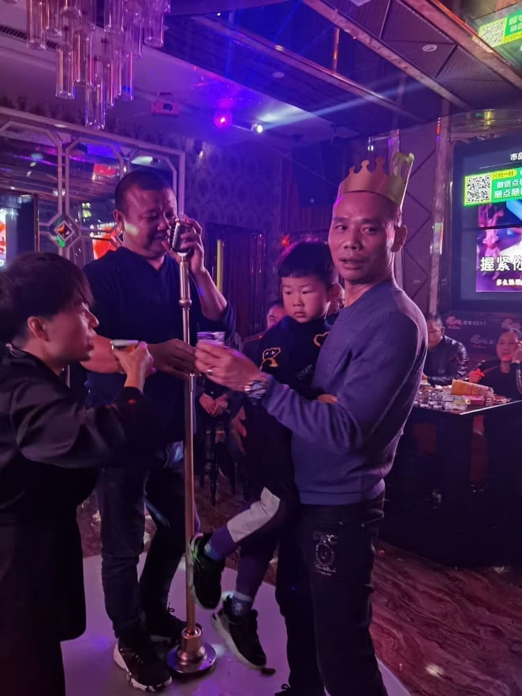 员工生日聚会